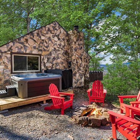 Amazing Views, Hot Tub, Fire Pit, Deck & Fireplace 인우드 외부 사진